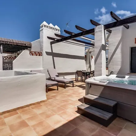 Penthouse Met Jacuzzi En Geweldig Uitzicht Apartment